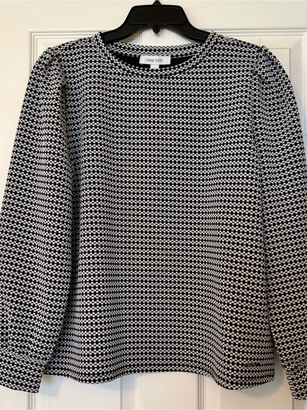 Nine West Black and White Houndstooth Long Sleeve Top